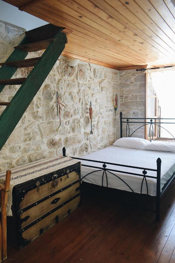 Yi Artistry 1-Bedroom Medieval Holiday House Kalamotí Kültér fotó