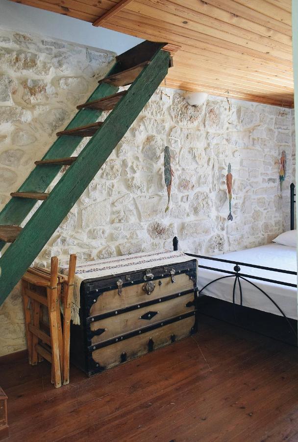 Yi Artistry 1-Bedroom Medieval Holiday House Kalamotí Kültér fotó