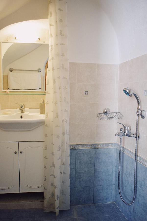 Yi Artistry 1-Bedroom Medieval Holiday House Kalamotí Kültér fotó